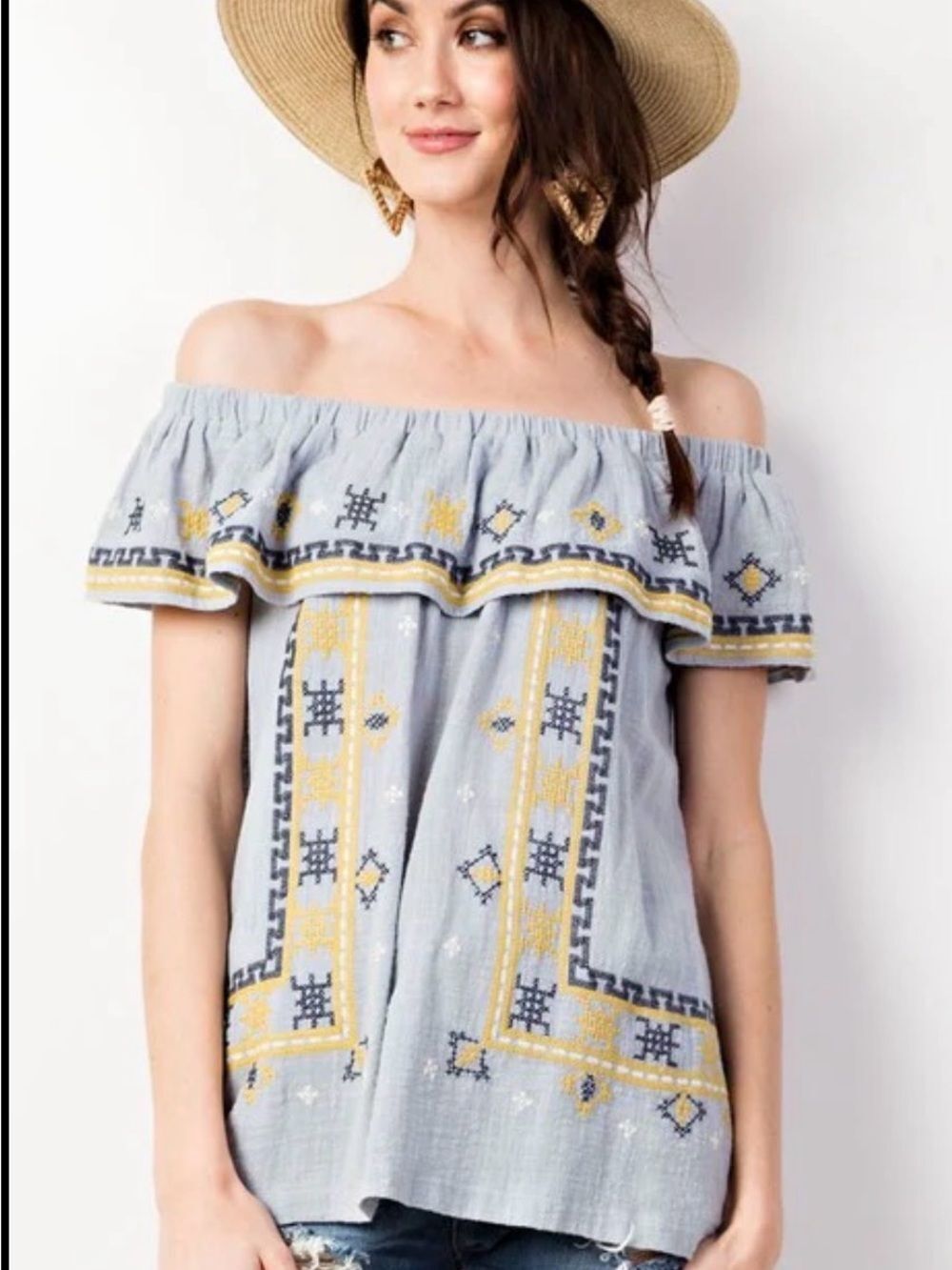 Easel Los Angeles Boho Embroidered off the shoulder woman’s top size M